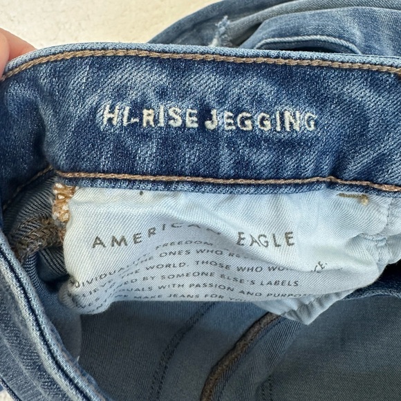 American Eagle hi-rise jegging. Size 4 Short. - Picture 7 of 8